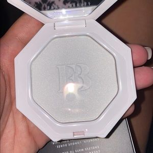 Fenty Beauty Highlighter
